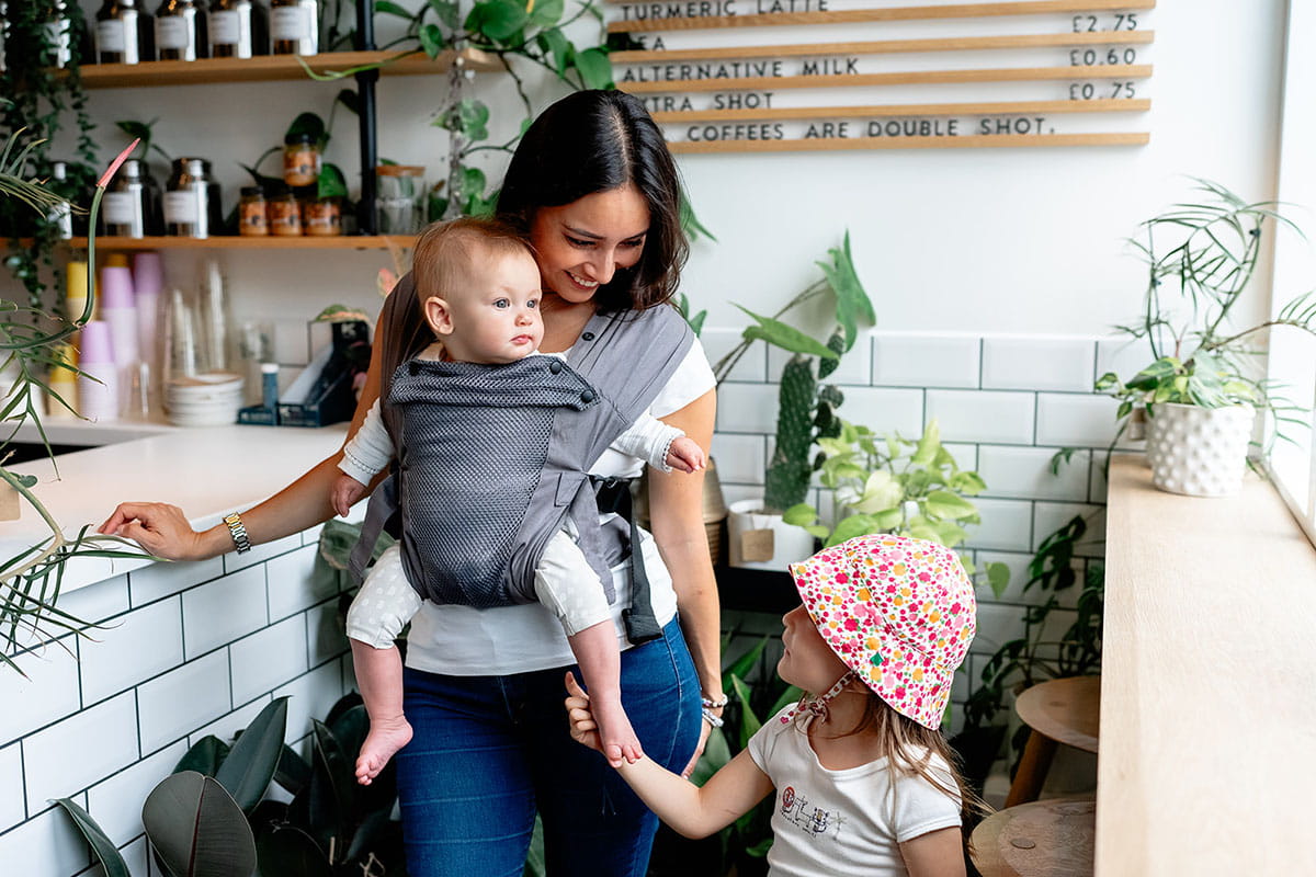 Forward-facing in a baby carrier: what you need to know
